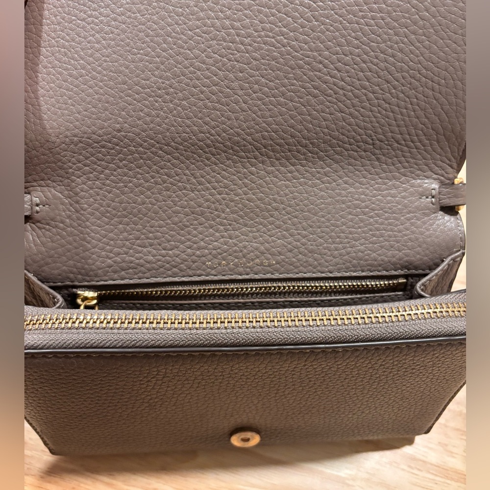Tory Burch McGraw Flat Wallet Crossbody - Picture 5 of 9